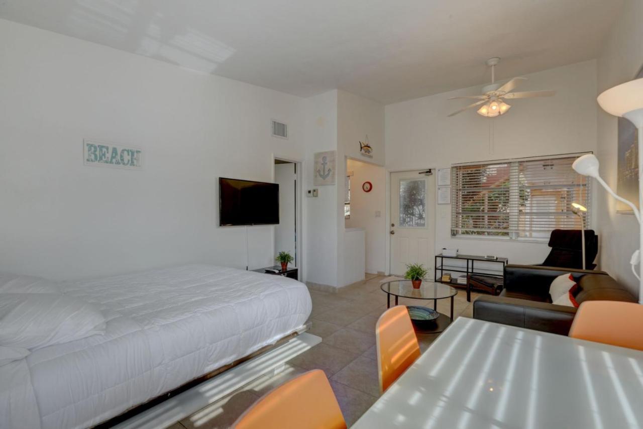 Aloha Escape Pompano Beach Apartment Exterior photo