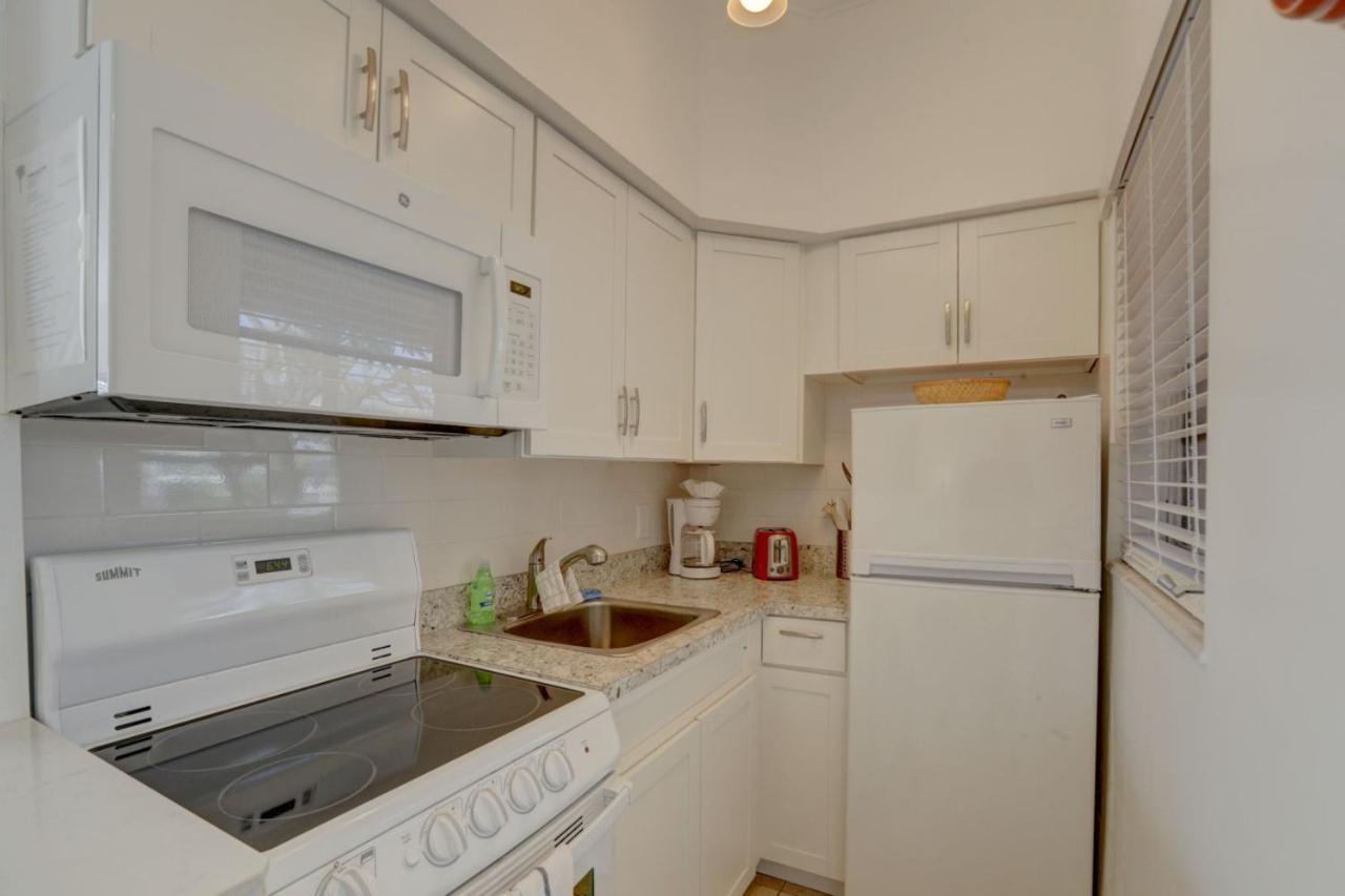 Aloha Escape Pompano Beach Apartment Exterior photo