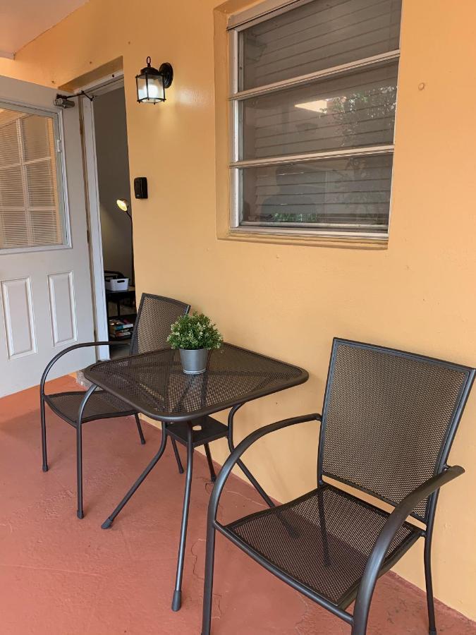 Aloha Escape Pompano Beach Apartment Exterior photo